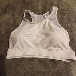 New no name brand 2xlg white padded sports bra.